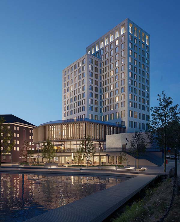 bild på hoteller och kajen vid maren