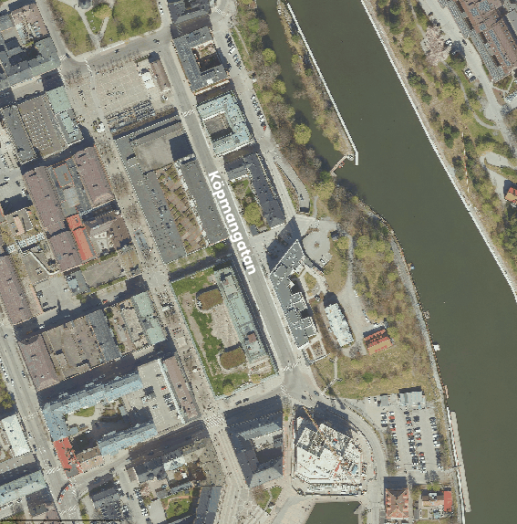 Köpmangatan öppnas upp för biltrafik e norrgående riktning, i november. 