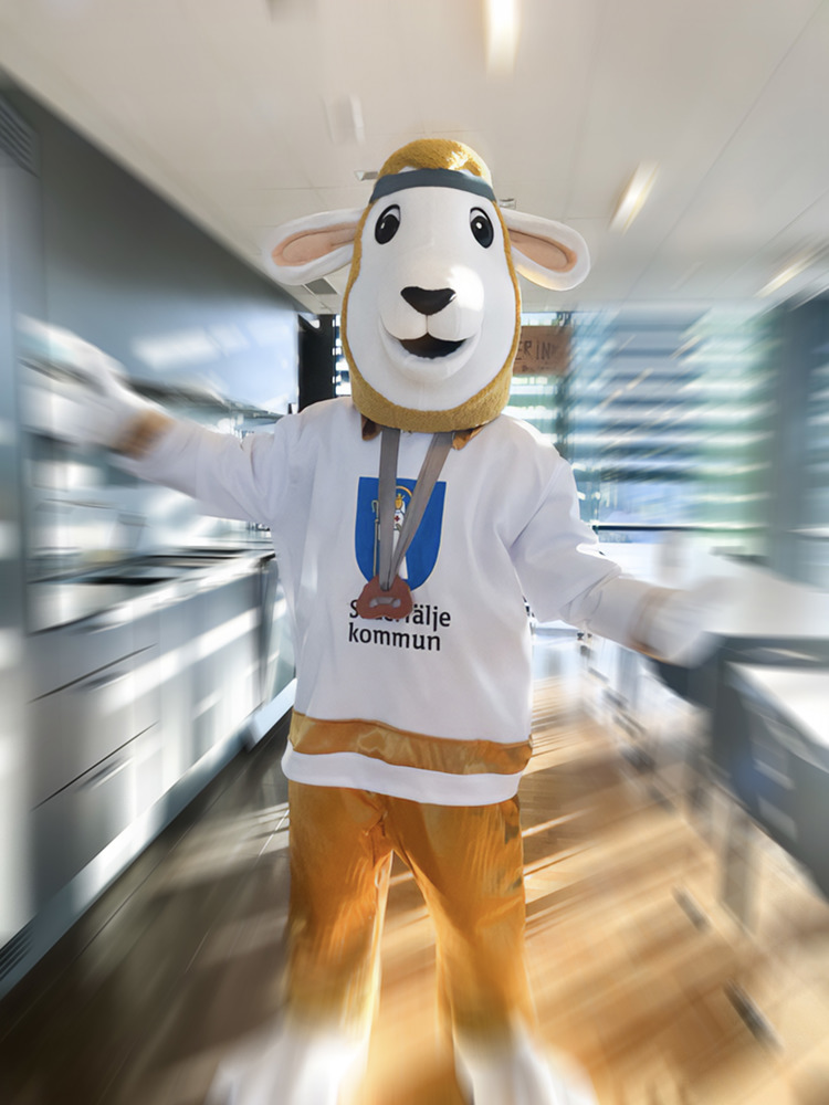 Idrottsfåret, maskoten för Idrottsåret 2025 i Södertälje kommun